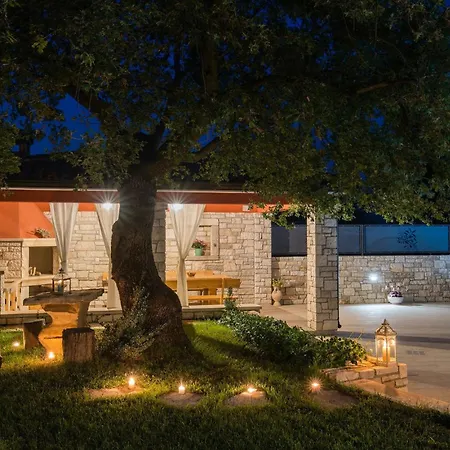 Tatil Evi Quercus Alba